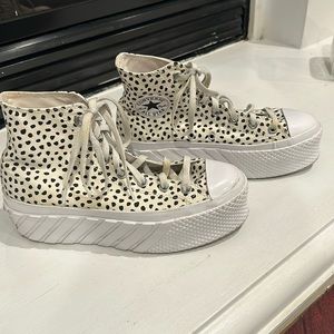 Converse platform 2. Like new condition